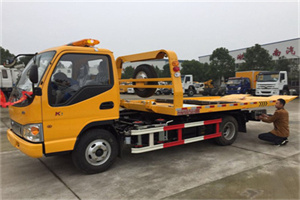 钟山哪里有拖车服务